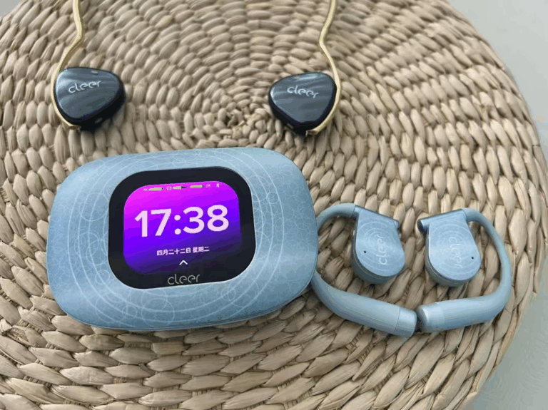 1.95-inch AMOLED display